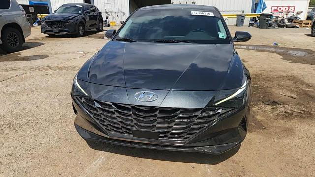 Hyundai Elantra 2021