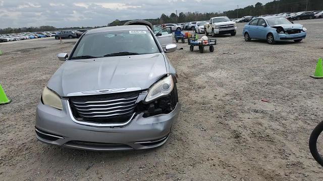 Chrysler 200 2013