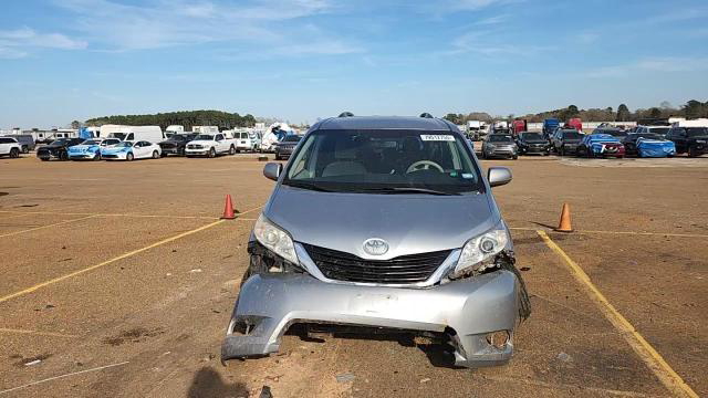 Toyota Sienna 2014