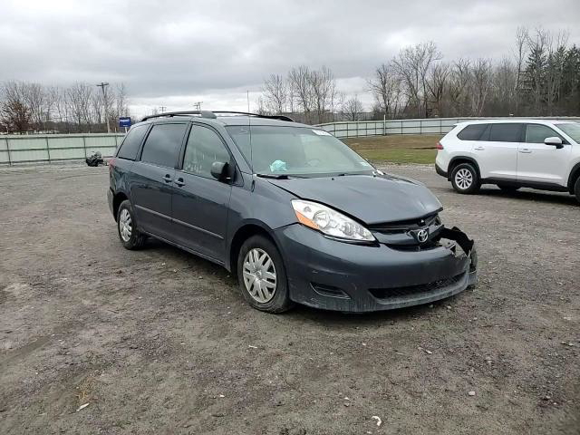 Toyota Sienna 2010