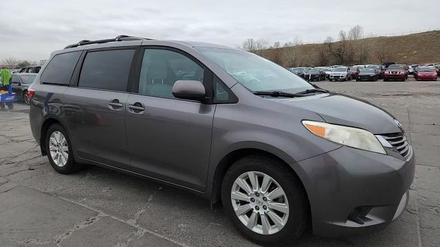 Toyota Sienna 2015
