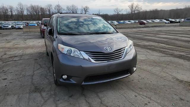Toyota Sienna 2013