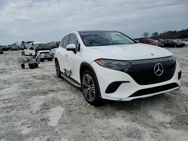 Mercedes-Benz  2023