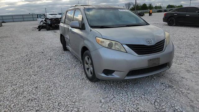 Toyota Sienna 2012