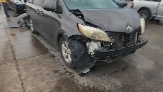 Toyota Sienna 2012