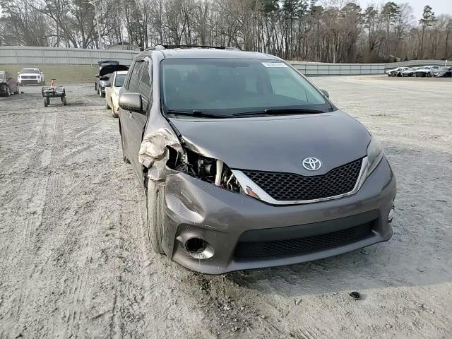Toyota Sienna 2016