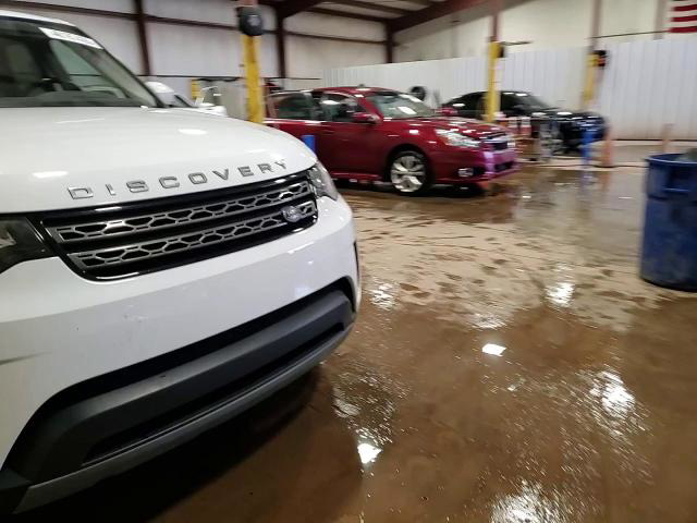 Land Rover Discovery 2018