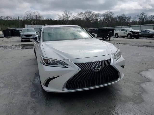Lexus ES 2020
