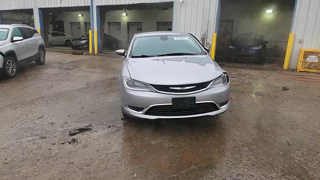 Chrysler 200 2015