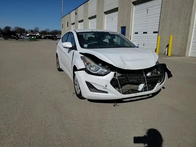 Hyundai Elantra 2016