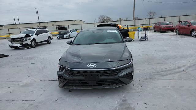 Hyundai Elantra 2024