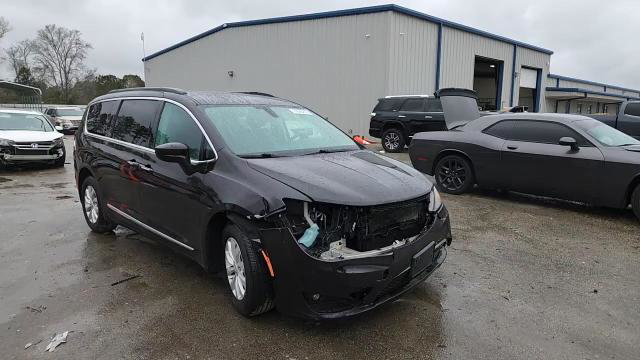 Chrysler Pacifica 2017