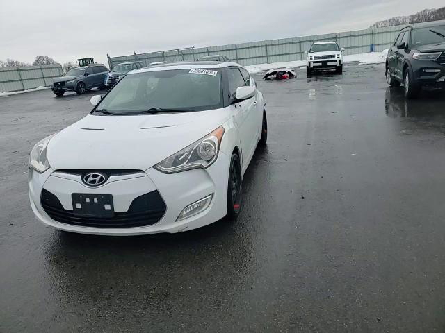 Hyundai Veloster 2013