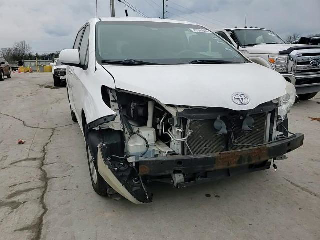 Toyota Sienna 2013