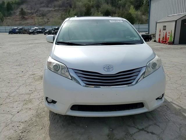 Toyota Sienna 2016