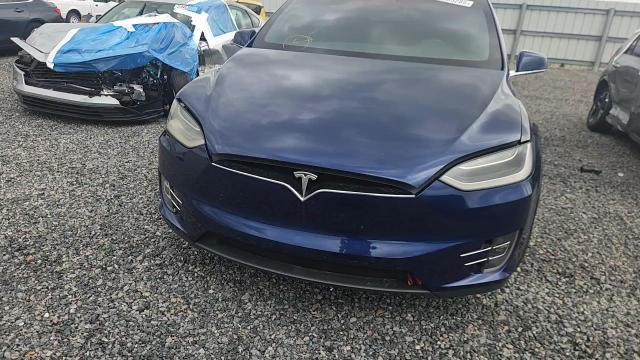 Tesla Model X 2018