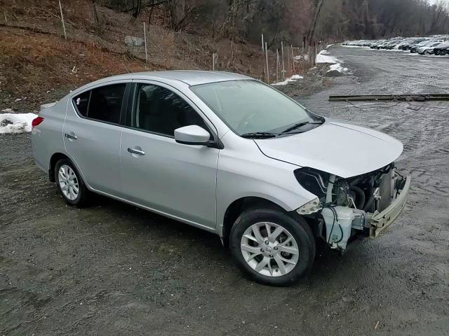 Nissan Versa 2015