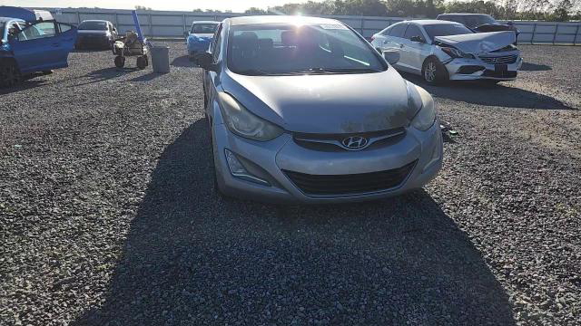 Hyundai Elantra 2015