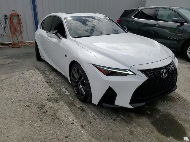 Lexus IS 2025