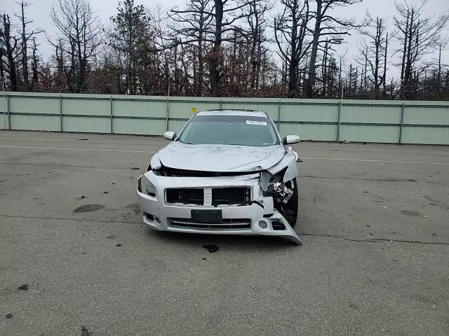 Nissan Maxima 2012