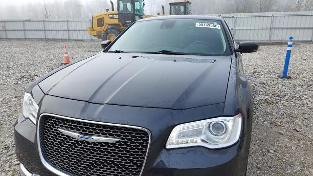 Chrysler 300 2018