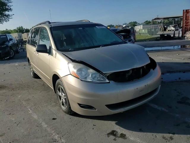 Toyota Sienna 2010