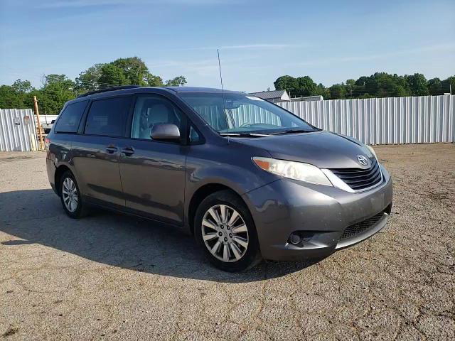Toyota Sienna 2013