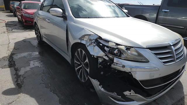 Hyundai Genesis 2012