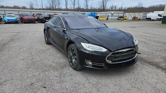 Tesla Model S 2016