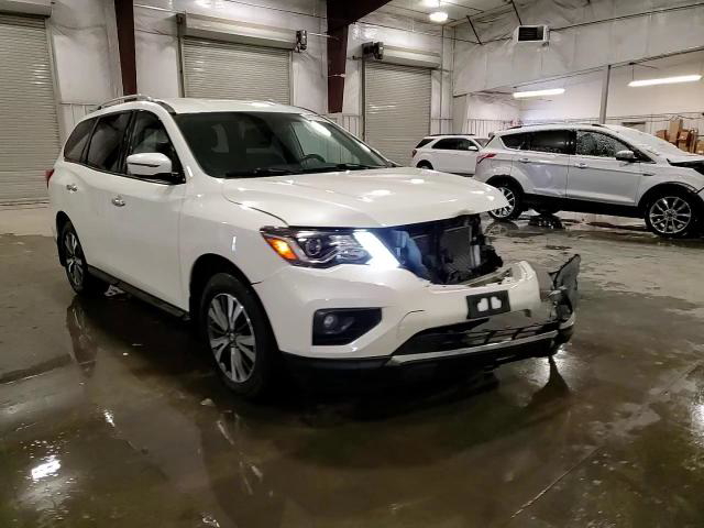 Nissan Pathfinder 2017