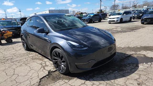Tesla Model Y 2024