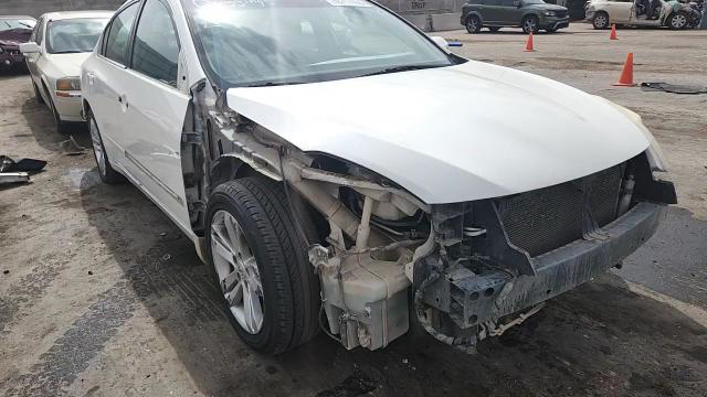 Nissan Altima 2011