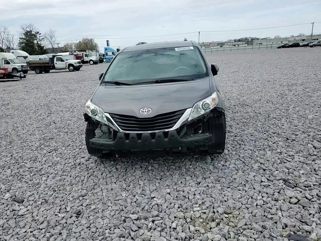 Toyota Sienna 2011