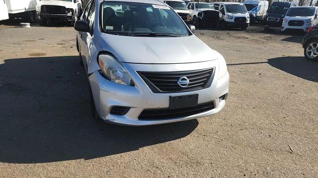 Nissan Versa 2012