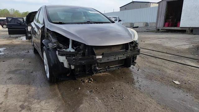 Hyundai Elantra 2012