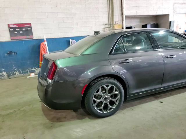 Chrysler 300 2017