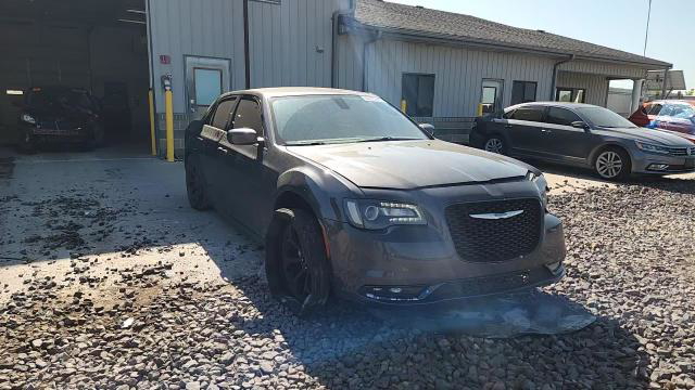 Chrysler 300 2019