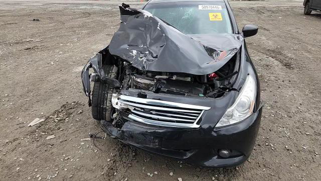 Infiniti G 2011