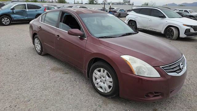 Nissan Altima 2010