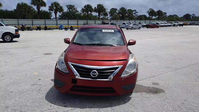 Nissan Versa 2016