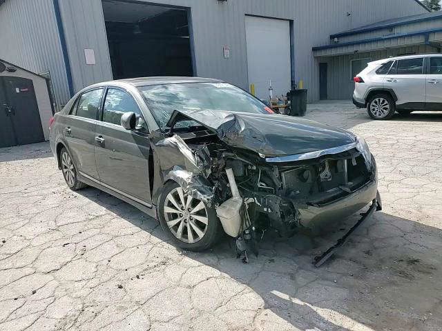 Toyota Avalon 2011