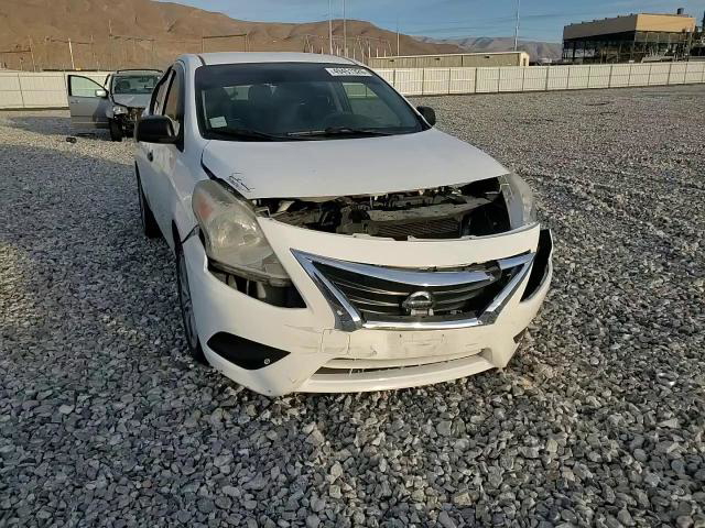 Nissan Versa 2015