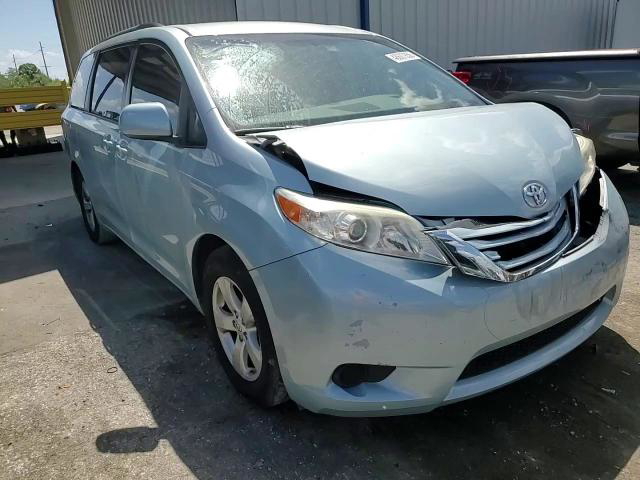Toyota Sienna 2016