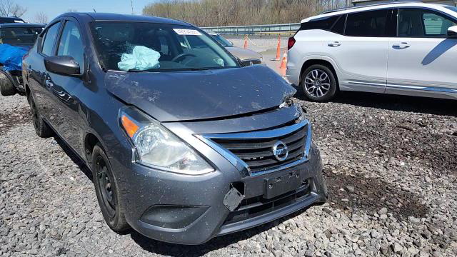 Nissan Versa 2019