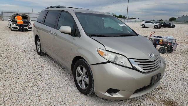 Toyota Sienna 2016