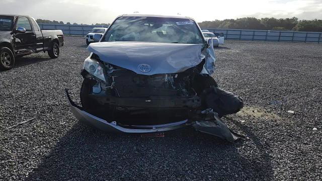 Toyota Sienna 2015