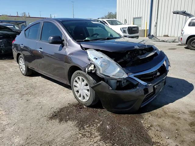 Nissan Versa 2015