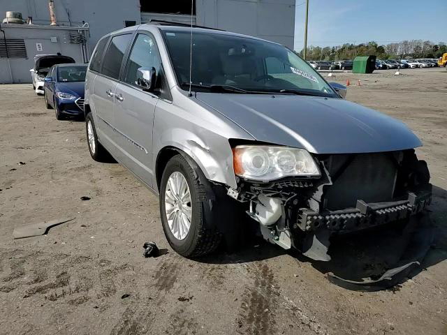 Chrysler Voyager 2013