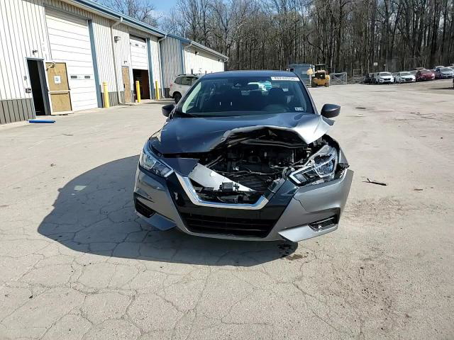 Nissan Versa 2021