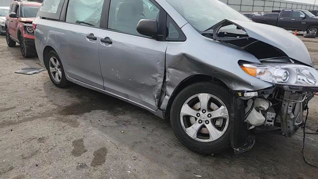 Toyota Sienna 2015